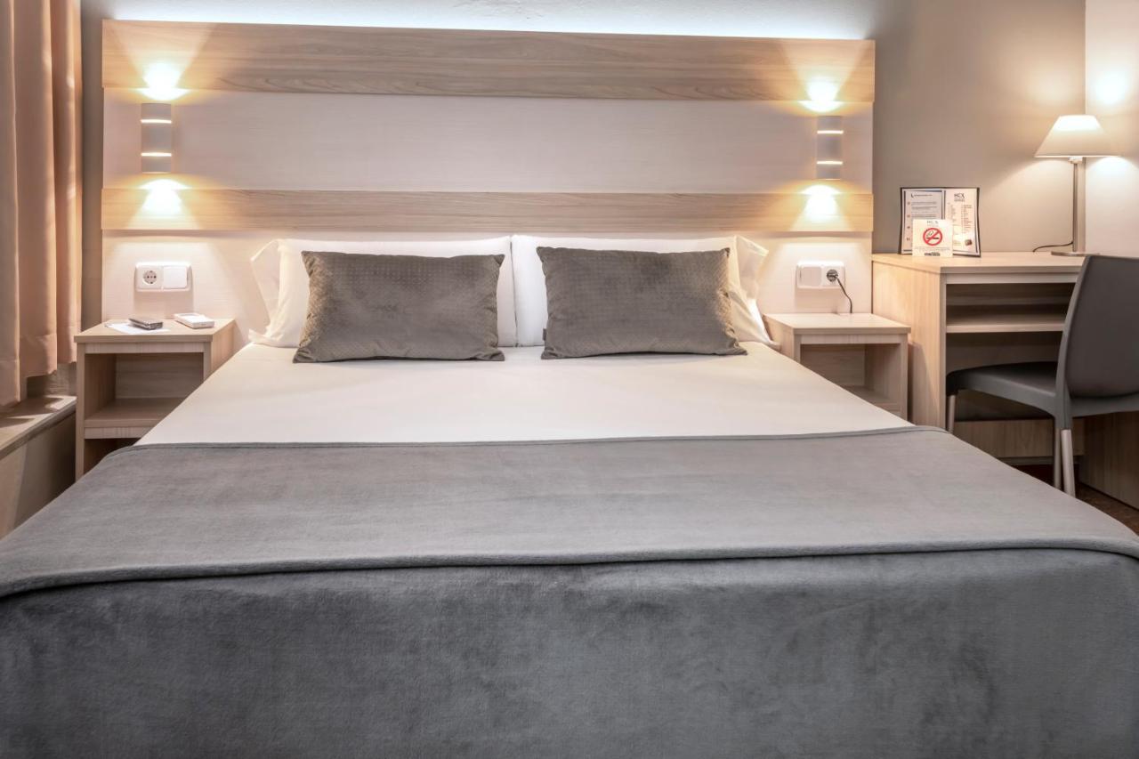 Double or Twin Room,664737003:JPEG